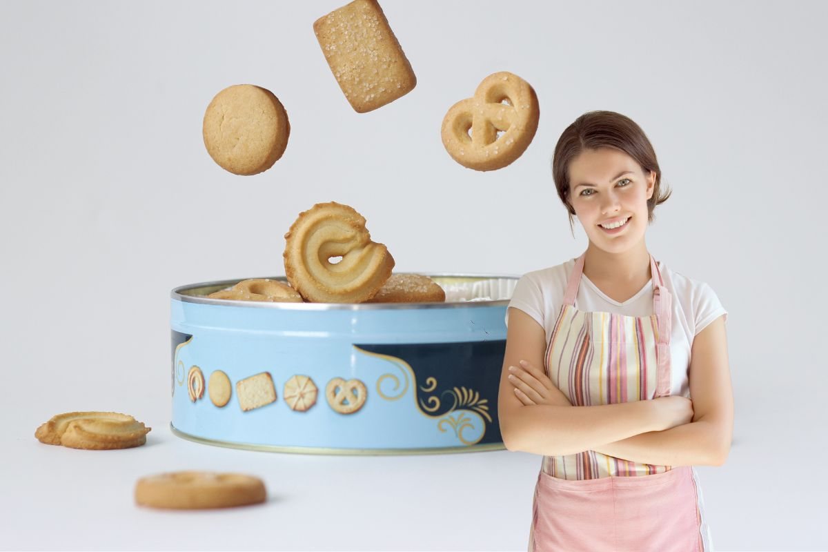 una scatola di biscotti ed una signora