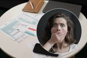 documento e donna sotto shock