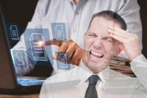 Uomo al computer