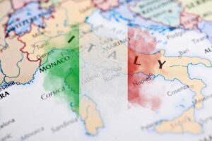 Una cartina con dettaglio sull'Italia