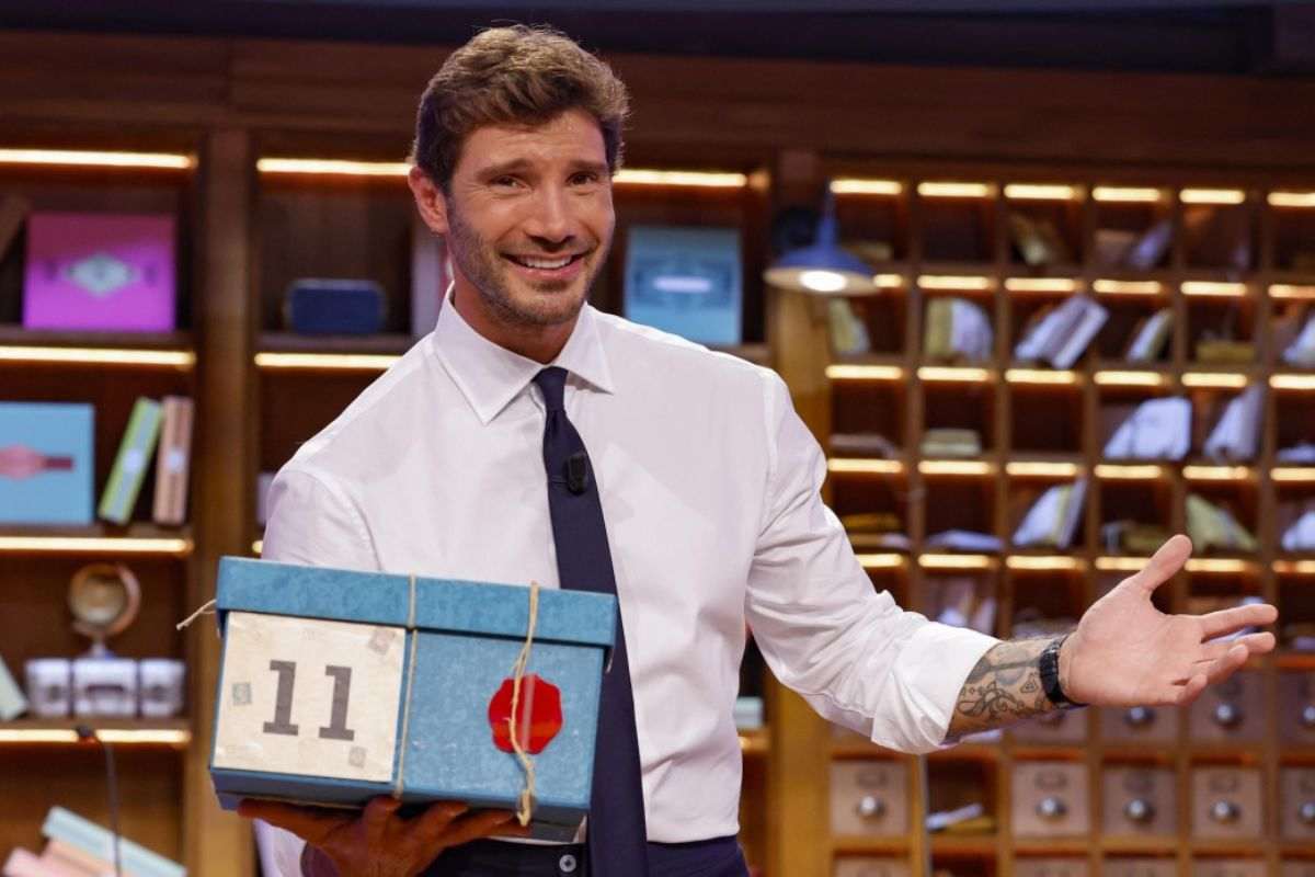 stefano de martino ad affari tuoi
