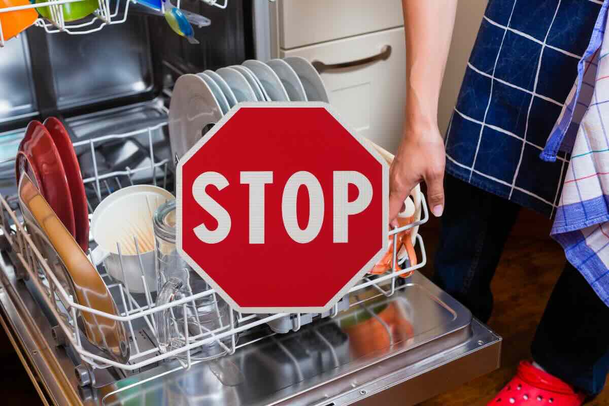 lavastoviglie segnale stop