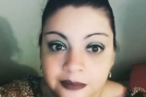 selfie karina garcia