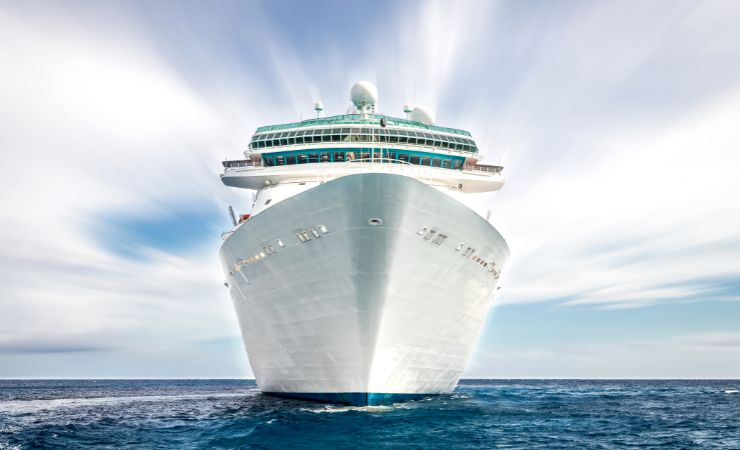 nave da crociera in mare