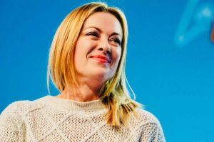 il premier giorgia meloni che sorride