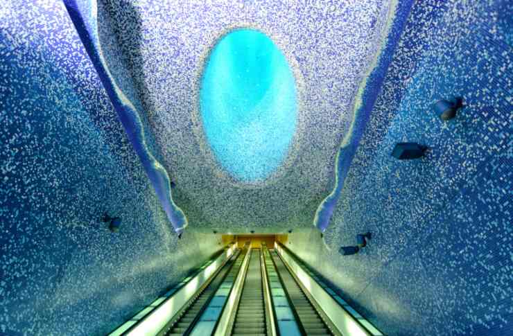 stazione metropolitana toledo a napoli
